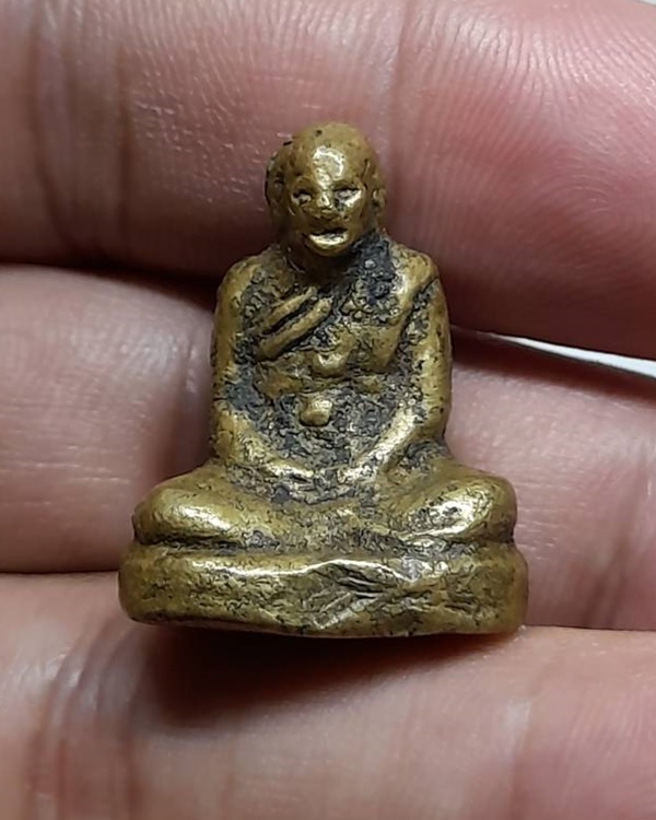 พระหล่อรูปเหมือน หลวงปู่เอี่ยม ปฐมาม วัดสะพานสูง จ.นนทบุรี