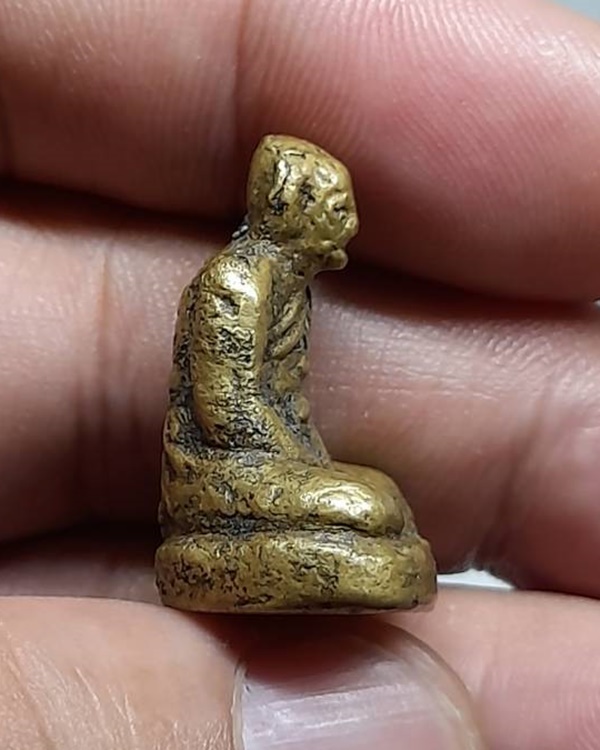 พระหล่อรูปเหมือน หลวงปู่เอี่ยม ปฐมาม วัดสะพานสูง จ.นนทบุรี