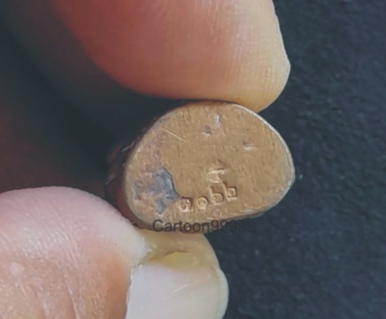 รูปหล่อโบราณดินไทย (รุ่นแรก) พ่อท่านเอื้อม สำนักปฏิบัติธรรมสวนป่าตลิ่งชัน พัทลุง ปี ๕๘ ครับ