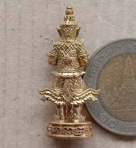 ท้าวเวสสุวรรณหลวงปู่รอด อาภัสสโร วัดโคกกรม จ.สุรินทร์ ปี2563 รุ่นรวยทันใจ เนื้อทองทิพย์ เลข74+กล่อง