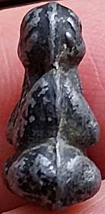 *พระปิดตาเข่าตุ่มสองหน้า พิมพ์จิ๋ว ชินตะกั่วจุ่มรักดำ หลวงพ่อเดิม วัดหนองโพ นครสวรรค์*