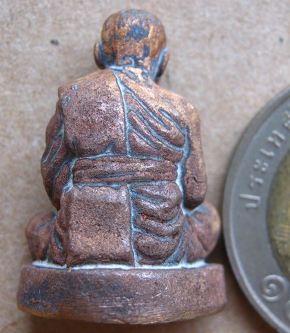 รูปหล่อ หลวงปู่เมียน วัดบ้านจะเนียง บุรีรัมย์ ปี2558รุ่น โชคดี รวย เนื้อสัมฤทธิ์ผิวไฟ เลข4688+กล่อง