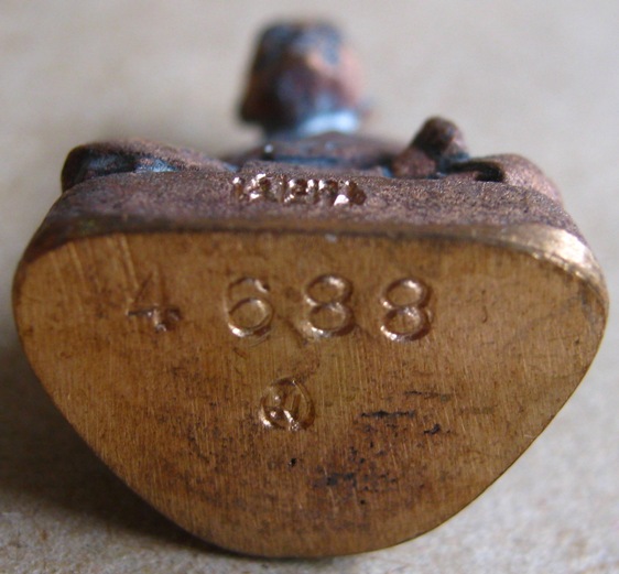 รูปหล่อ หลวงปู่เมียน วัดบ้านจะเนียง บุรีรัมย์ ปี2558รุ่น โชคดี รวย เนื้อสัมฤทธิ์ผิวไฟ เลข4688+กล่อง