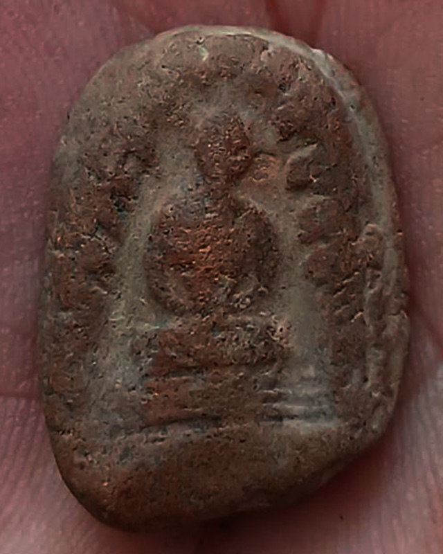 พระกรุเนื้อดินเก่าๆ ไม่ใช่หลวงพ่อเข่ง สูง 2.3 ซ.ม. พระบ้านเก่าเก็บหลายสิบปี ไม่ทราบกรุ