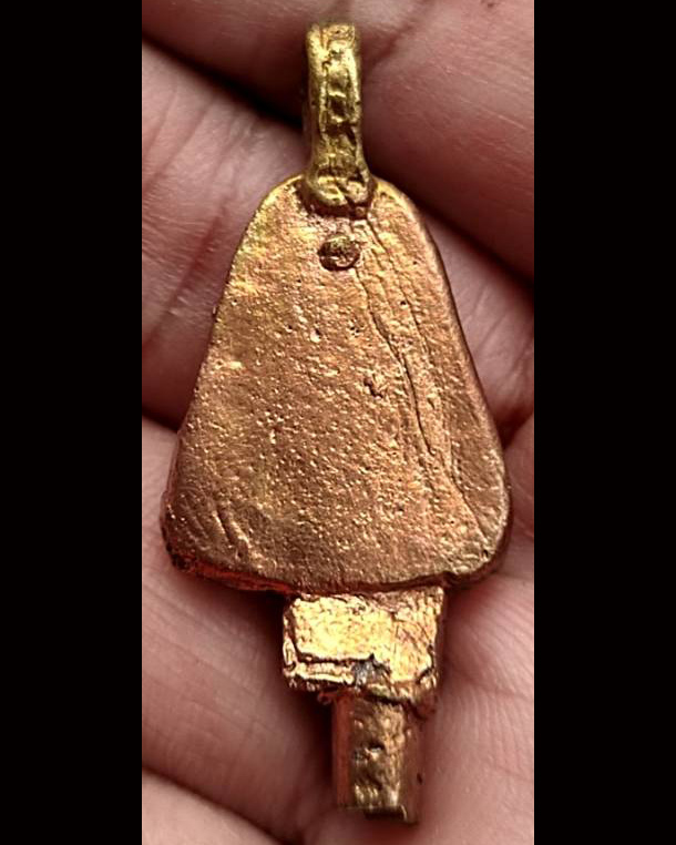 ล้างผิว...เหรียญหล่อจอบใหญ่ หลวงพ่อเงิน รุ่นปืนแตก วัดคงคาราม (บางคลานใต้) ตัดจากช่อกรรมการ (2) 