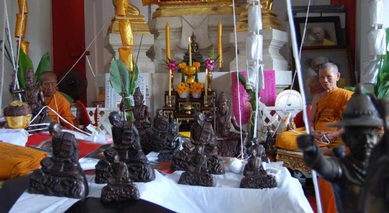 ตะกรุด อุดผงพรายกุมารคลุกรักชันโรง พิธีในโบสถ์วัดละหารไร่ หลวงปู่บัว หลวงปู่คำบุ ปลุกเสกปี2554 คร