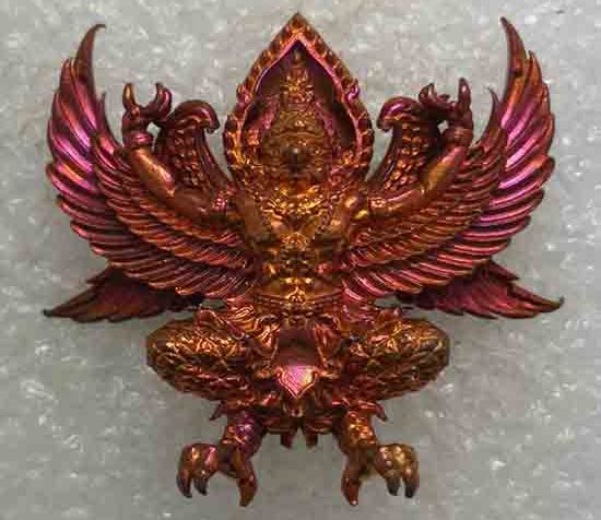 พญาครุฑรวยมหาอำนาจ หลวงปู่ชัช วัดบ้านปูน จ.อยุธยา ปี2560 เนื้อทองแดงผิวไฟ หมายเลข820 พร้อมกล่องเดิม