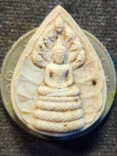 วัดเนินตามาก จ.ชลบุรี พระกริ่งผงเกล็ดนาคราช หลวงปู่ม่น ครบรอบอายุ80ปี  ปี2533