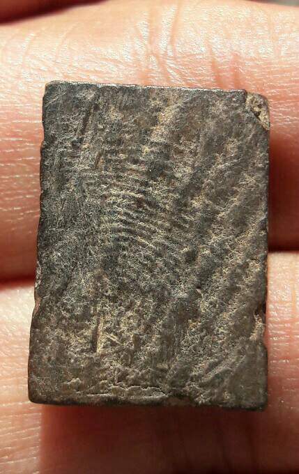 นางกวักหลวงพ่อกวย​ พิมพ์เล็ก​ เนื้อดินผสมผงใบลาน ปี​ 2515​ เคาะเดียว   