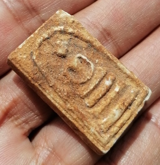 สมเด็จบางขุนพรหมแช่น้ำมนต์​ พิมพ์ใหญ่พระประธาน วัดบางขุนพรหม​ พร้อมกล่องเดิม ปี 2547 เคาะเดียว