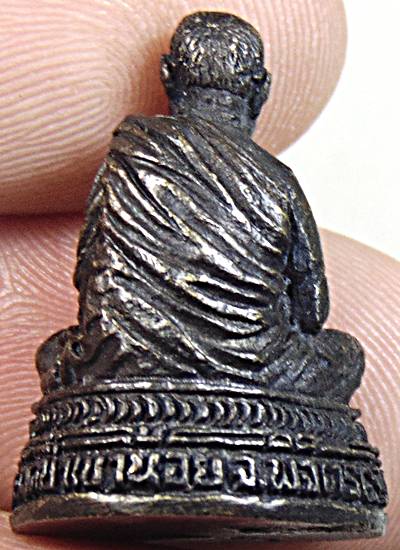 รูปหล่อหลวงปู่จันทา ถาวโร วัดป่าเขาน้อย อ.วังทรายพูน จ.พิจิตร