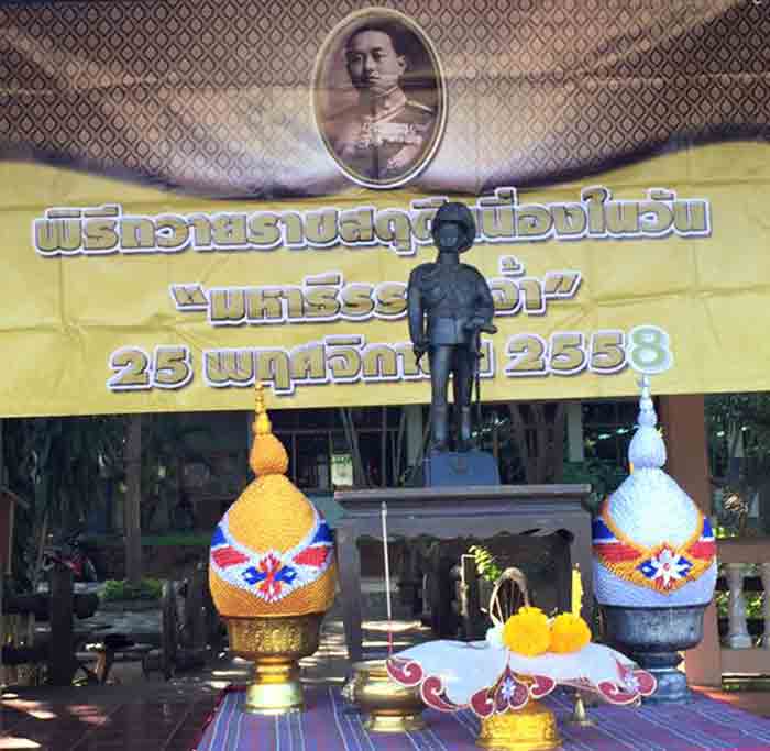 รูปหล่อขนาดบูชา พระบาทสมเด็จพระมงกุฎเกล้าเจ้าอยู่หัว รัชกาลที่ 6 ทรงฉลองพระองค์ชุดลูกเสือ 