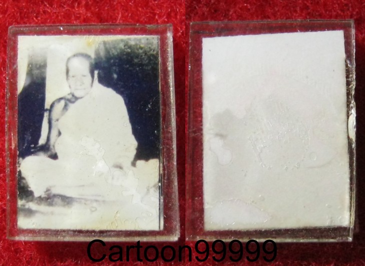 ล็อกเก็ตกรอบกระจก หลวงพ่อทองสุข วัดโตนดหลวง เพชรบุรีครับผม สมบูรณ์ครับ