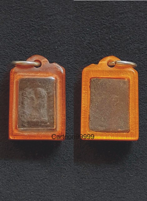 นางกวักข้างเม็ด พิมพ์เล็ก หลวงพ่อกวย วัดโฆสิตาราม ชัยนาทครับผม เนื้อดินดำ เลี่ยมวินเทจ หายากครับผม