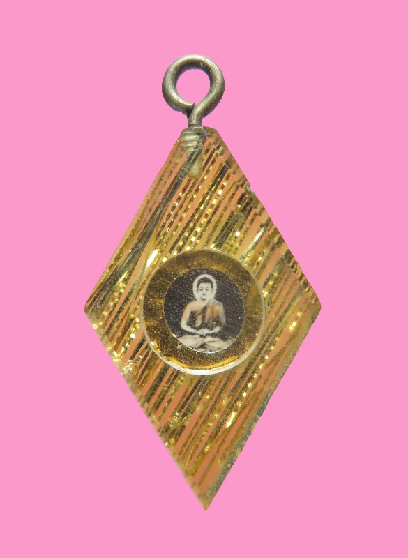 ดวงตาพระพุทธเจ้า หลวงพ่อผินะ วัดสนมลาว