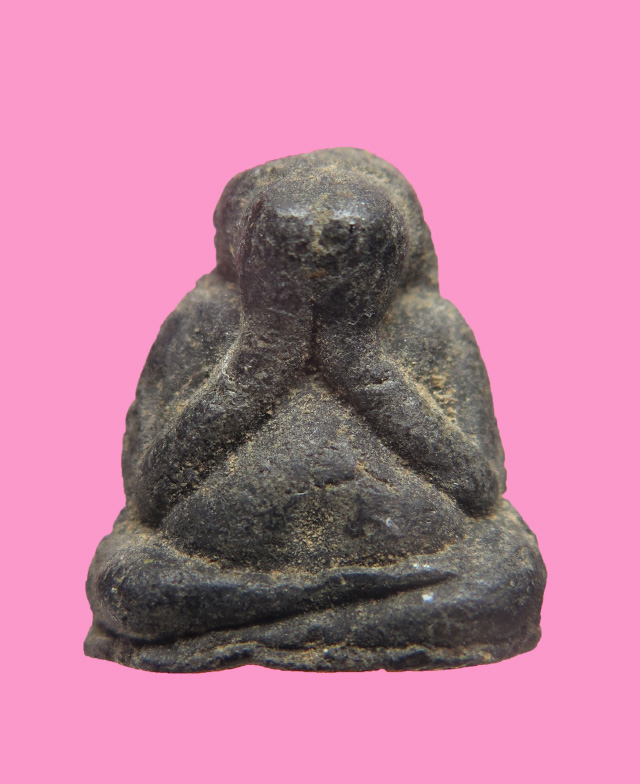 พระปิดตาลอยองค์ เนื้อผงคลุกรัก เก่า