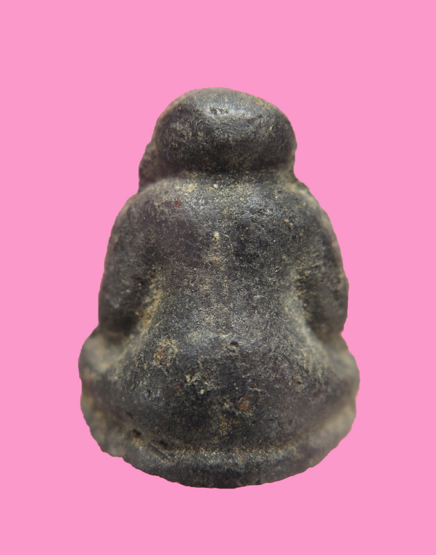 พระปิดตาลอยองค์ เนื้อผงคลุกรัก เก่า