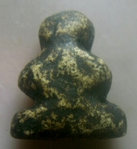 **เบาๆ**พระปิดตาเนื้อผงลงรัก พิมพ์วัดสะพานสูง เก่า ไม่ทราบที่**สวยๆ เชิญชมครับ