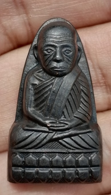 หลวงปู่ทวด วัดช้างให้ ปี 2508 พิมพ์หน้าวานร เนื้อทองแดงรมดำ จ.ปัตตานี เคาะเดียว(4)   