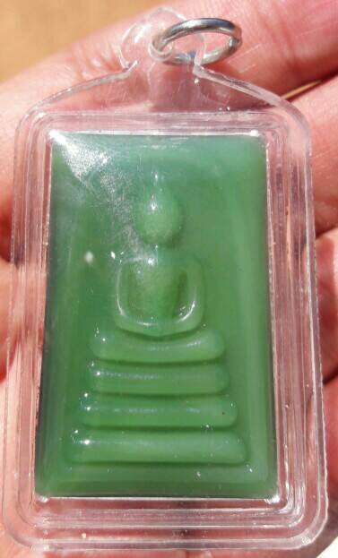 สมเด็จพิมพ์ใหญ่ เนื้อหินสีหยกแกะ หลวงปู่หงษ์ พรหมปัญโญ​ วัดเพชรบุรี จ.สุรินทร์ ปี 2555​ เคาะเดียว