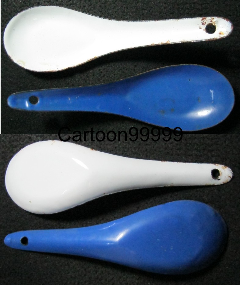 ช้อนสังกะสี ๔ สี ครบชุดครับ ของเก่า สำหรับสะสมครับ