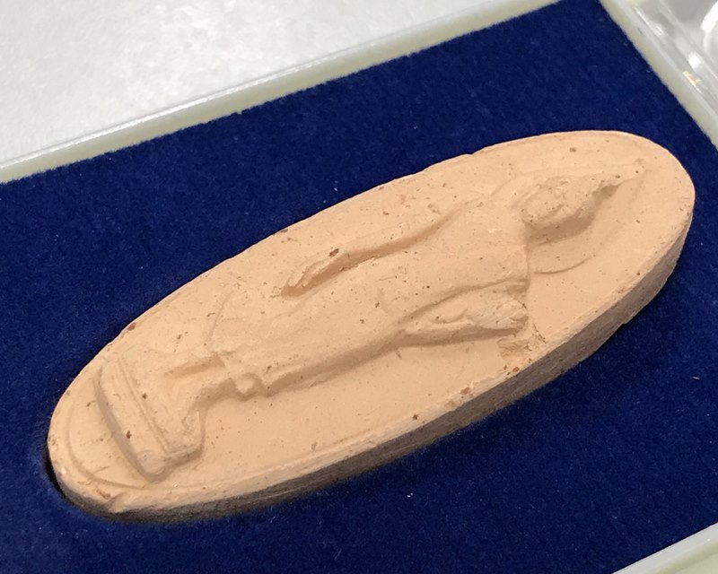 พระเครื่อง 25 พุทธศตวรรษ / พระพุทธ 25 ศตวรรษ / พระลีลา เนื้อดิน พ.ศ. 2500 พร้อมกล่องเดิม...5