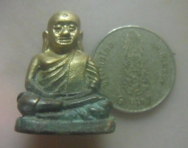 **เบาๆ**รูปหล่อหลวงพ่อเงิน วัดบางคลาน อ.โพทะเล จ.พิจิตร ปี ๒๕๔๐**มีโค้ด สวยๆ