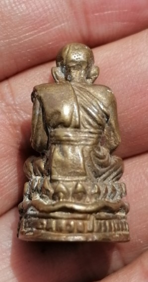 พระไม่ทราบที่ เคาะเดียว  