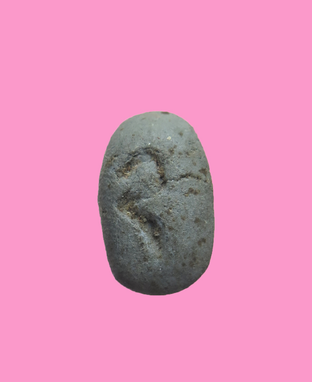 พระเม็ดบัว เนื้อดิน หลังจาร อุ