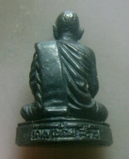 **เบาๆ**รูปหล่อหลวงพ่อฮวด วัดหัวถนนใต้ วัดเขาน้อยจัดสร้าง จ.นครสวรรค์**สวยๆ