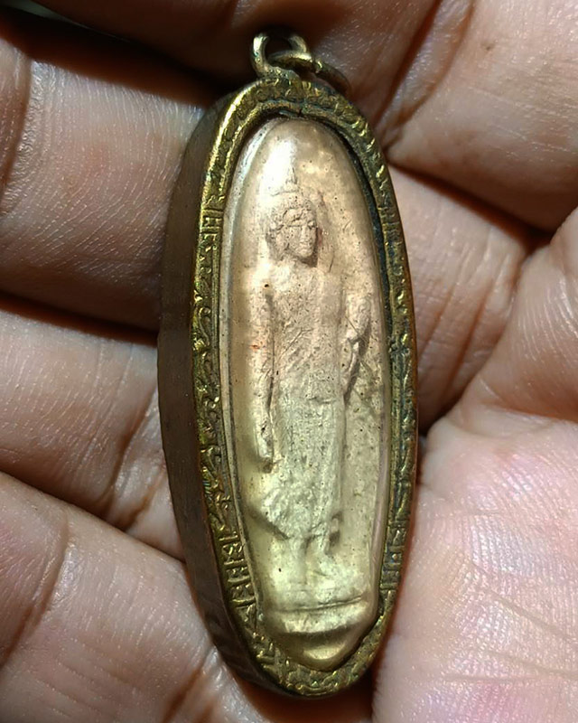 1.พระ 25 พุทธศตวรรษ เนื้อดิน กรอบเดิม ขาครบแข็งแรง ไม่เคยผ่านการแกะเลย