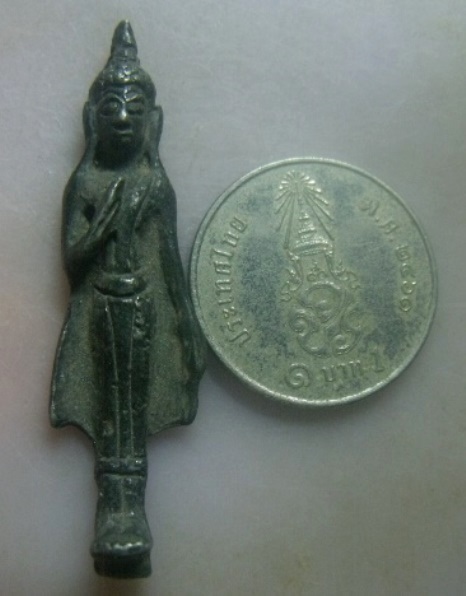 **เบา​ๆ​**พระร่วงยืน ปางประทานพร เนื้อชินตะกั่ว หล่อเก่า ไม่ทราบที่**สวยๆ เชิญชมครับ