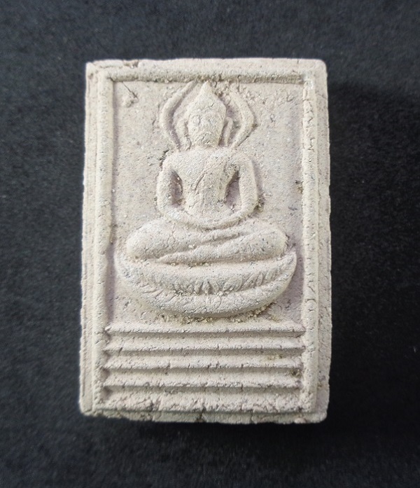 พระผงพิมพ์พระพุทธฐานบัวพระจันทร์ครึ่งเสี้ยว หลวงพ่อกึ๋น วัดดอนยานนาวา จ.กรุงเทพฯ ปี 2489 สวยครับ