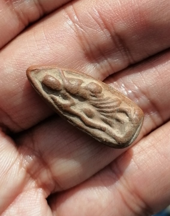 พระสิวลีหลวงพ่อกวย เนื้อดิน พิมพ์มีย่าม วัดโฆสิตาราม จ.ชัยนาท เคาะเดียว     