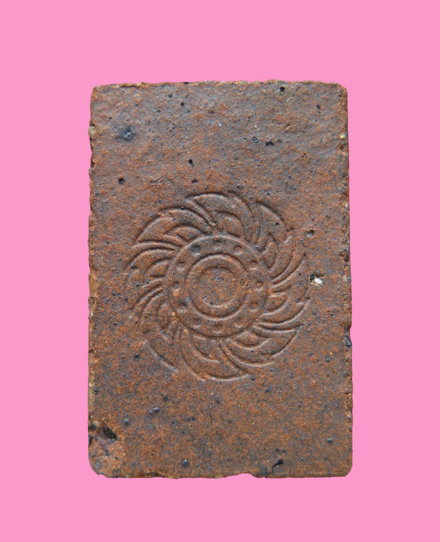 สมเด็จ เนื้อดินแร่ หลังกงจักร