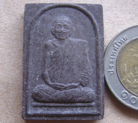 พระผงรูปเหมือน อายุครบ8รอบ หลวงปู่ญาท่านสวน ฉนฺทโร วัดนาอุดม จ อุบลราชธานี ปี2548