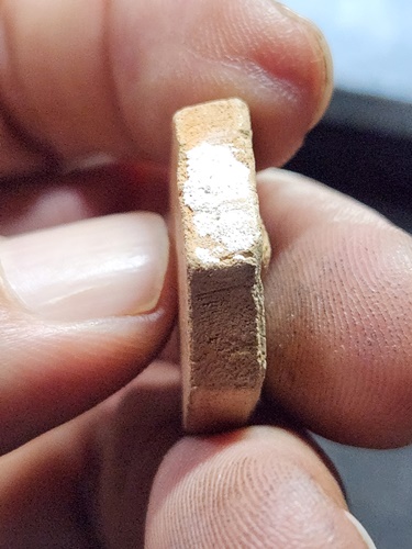 วัดสระเปรียญ ชัยนาท ตัว พ พิมพ์หกเหลี่ยม เนื้อดิน