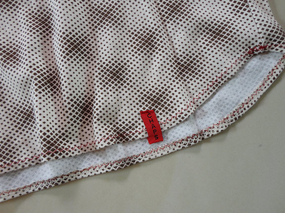 เสื้อ CHAPS ของแท้ แขนสามส่วน ลายเนื้อผ้าgraphicตาราง สวยมาก สภาพใหม่ๆเลย