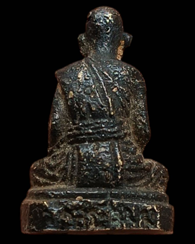 รูปหล่อโบราณฐานเหลี่ยม เนื้อทองผสม มีกริ่ง หลวงพ่ออินทร์ วัดสระสี่มุม กำแพงแสน จ.นครปฐม พ.ศ. 2514