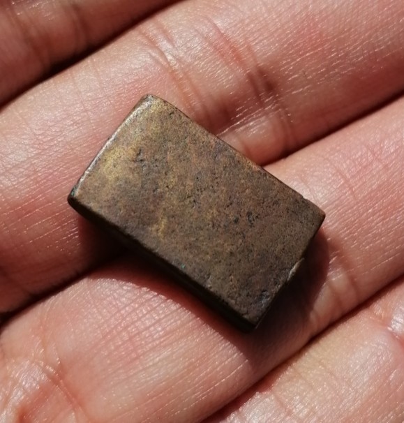 พระหล่อไม่ทราบที่ เคาะเดียว  