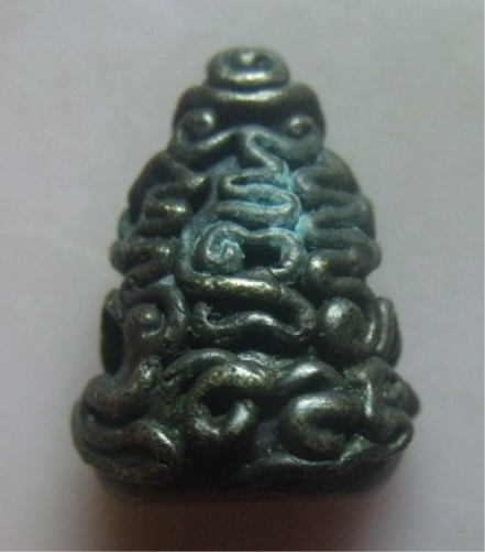 **เบา​ๆ​**พระปิดตามหาลาภ พิมพ์ยันต์ยุ่ง ใต้ฐานตอกโค้ด เนื้อทองผสม เก่าๆ ไม่ทราบที่**สวยๆ เชิญชมครับ