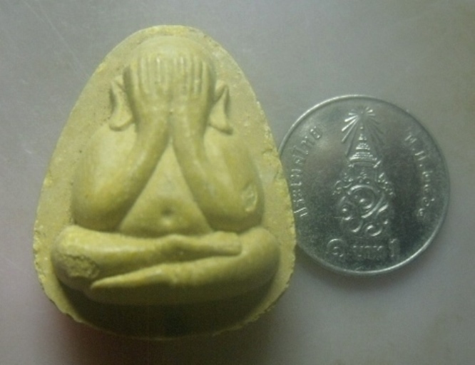 **เบาๆ**พระปิดตาหลวงพ่อพูล วัดไผ่ล้อม ๕๐ ปี ศรีอยุธยาประกันภัย ฝังตะกรุดเงิน ปี ๒๕๔๓**เนื้อผงเกสรสวย