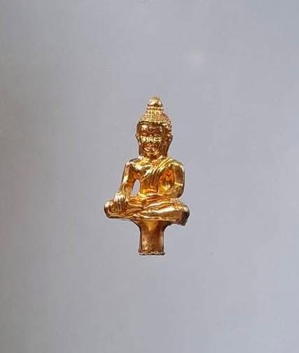 พระยอดธง รุ่นไชยมงคล วัดพระยาสุเรนทร์ กรุงเทพมหานคร ปี2558 เนื้อกะไหล่ทอง กล่องเดิมๆ