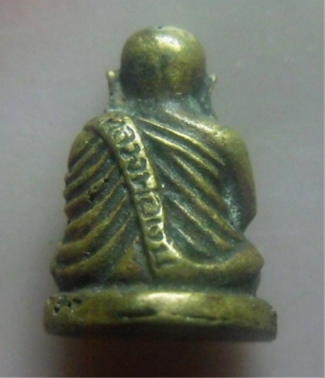 **เบา​ๆ​**รูปหล่อหลวงพ่อเงิน วัดบางคลาน เนื้อทองผสม เก่าๆ**เนื้อจัด สวยๆ เชิญชมครับ