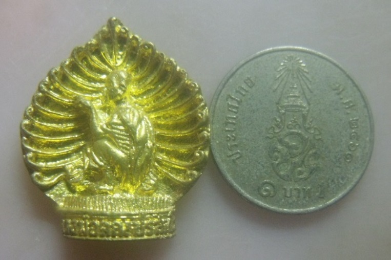 **เบา​ๆ​**เหรียญหล่อหลวงพ่อคูณ วัดบ้านไร่ รุ่นอนุสรณ์คูณพันล้าน เสาร์๕ ปี ๒๕๓๗**สวยๆ