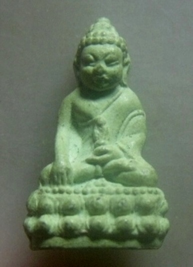 **เบาๆ**พระกริ่งเนื้อผงราชาโชค หลวงพ่อมุ๋ย  รุ่น๑ วัดหนองบัวทอง จ.สุพรรณบุรี ปี ๒๕๓๔**สวยๆ