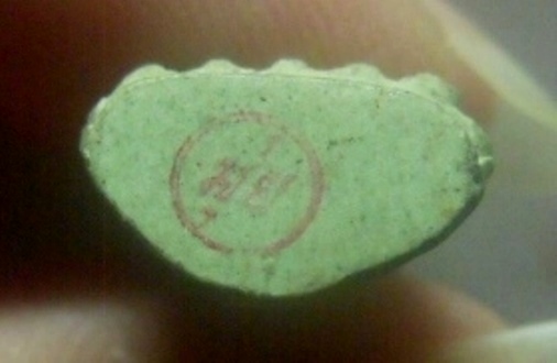 **เบาๆ**พระกริ่งเนื้อผงราชาโชค หลวงพ่อมุ๋ย  รุ่น๑ วัดหนองบัวทอง จ.สุพรรณบุรี ปี ๒๕๓๔**สวยๆ