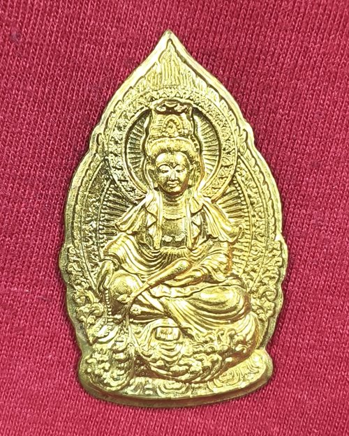 เหรียญเจ้าแม่กวนอิมเทเงิน วัดกุศลสมาคร กทม. เนื้อทองฝาบาตร ปี2548