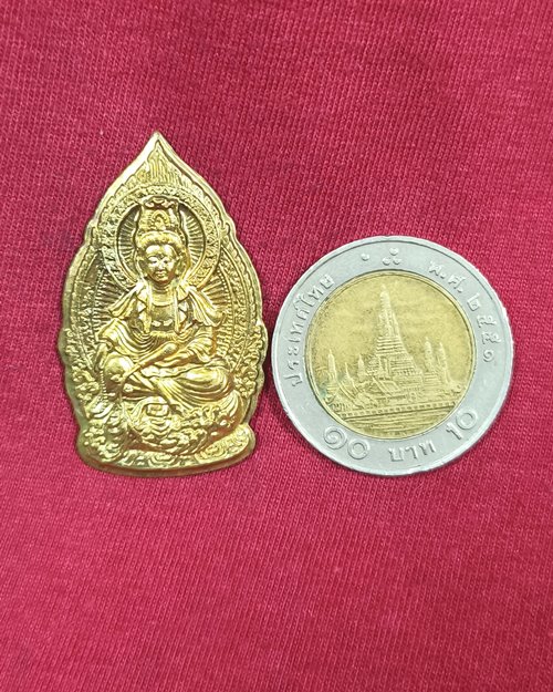 เหรียญเจ้าแม่กวนอิมเทเงิน วัดกุศลสมาคร กทม. เนื้อทองฝาบาตร ปี2548