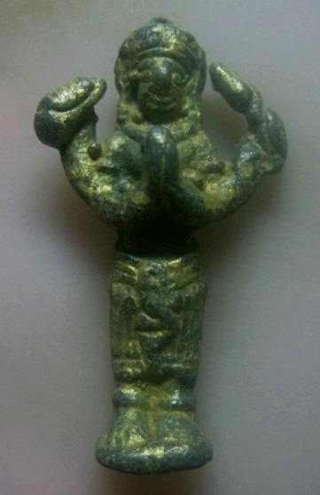 **เบา​ๆ​**รูปหล่อพระนารายณ์พิมพ์ยืนสี่กร เนื้อชินตะกั่ว ปิดทองเก่าๆ ไม่ทราบที่**เนื้อจัดๆ 